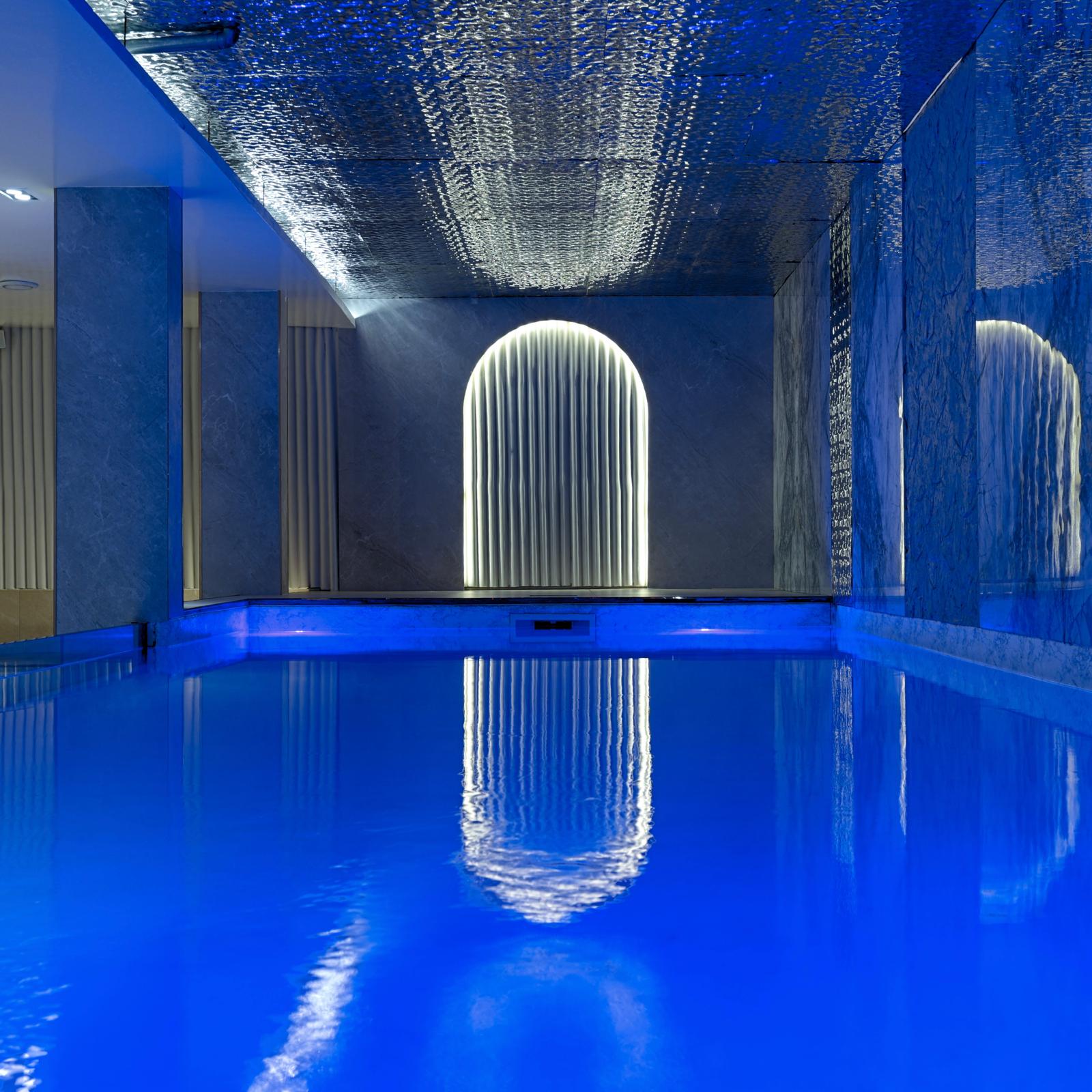 Private Spa — Jacuzzi, pool, sauna & hammam · Murano Spa Paris