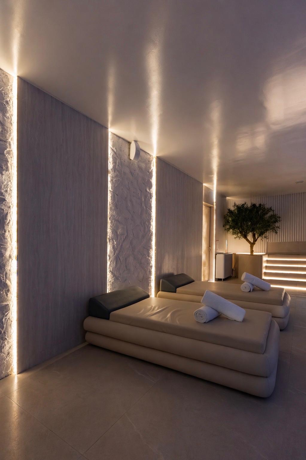Massages — The art of touch, devoted to your relaxation · Murano Spa Paris